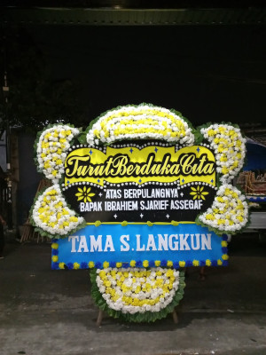 Papan Bunga Duka di Dangkel